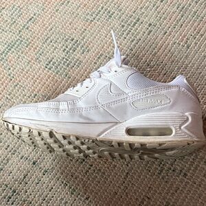 Nike Air Max women’s size 8 white sneaker